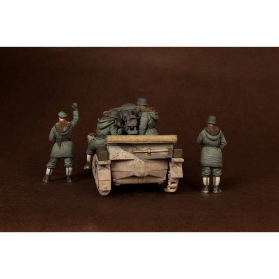 1/35 5cm Pak 38 (Sf) auf Zugkraftwagen 1t Crew for Dragon Kit #6719 (5 figures) 1/35 5cm Pak 38 (Sf) auf Zugkraftwagen 1t Crew for Dragon Kit #6719 (5 figures)