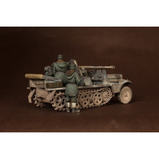 1/35 5cm Pak 38 (Sf) auf Zugkraftwagen 1t Crew for Dragon Kit #6719 (5 figures) 1/35 5cm Pak 38 (Sf) auf Zugkraftwagen 1t Crew for Dragon Kit #6719 (5 figures)