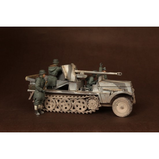 1/35 5cm Pak 38 (Sf) auf Zugkraftwagen 1t Crew for Dragon Kit #6719 (5 figures) 1/35 5cm Pak 38 (Sf) auf Zugkraftwagen 1t Crew for Dragon Kit #6719 (5 figures)