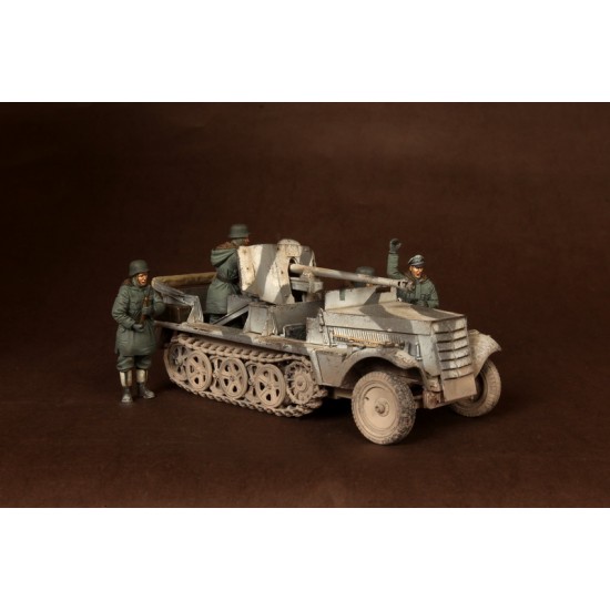 1/35 5cm Pak 38 (Sf) auf Zugkraftwagen 1t Crew for Dragon Kit #6719 (5 figures) 1/35 5cm Pak 38 (Sf) auf Zugkraftwagen 1t Crew for Dragon Kit #6719 (5 figures)