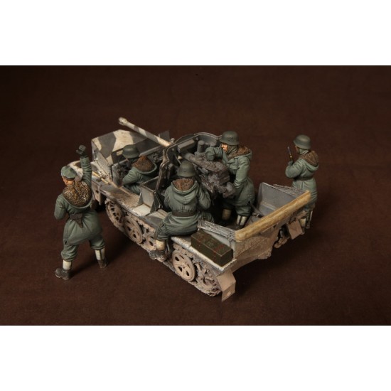 1/35 5cm Pak 38 (Sf) auf Zugkraftwagen 1t Crew for Dragon Kit #6719 (5 figures) 1/35 5cm Pak 38 (Sf) auf Zugkraftwagen 1t Crew for Dragon Kit #6719 (5 figures)