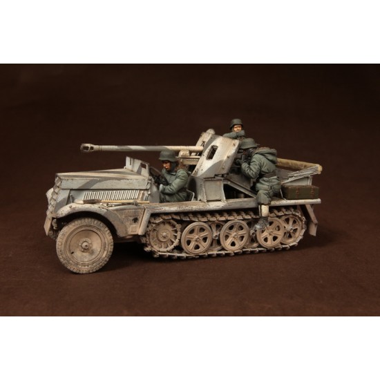 1/35 5cm Pak 38 (Sf) auf Zugkraftwagen 1t Crew for Dragon Kit #6719 (5 figures) 1/35 5cm Pak 38 (Sf) auf Zugkraftwagen 1t Crew for Dragon Kit #6719 (5 figures)