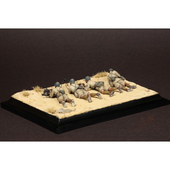 1/35 Italian Guastatori LMG Breda Mod. 30 Team (4 figures) 1/35 Italian Guastatori LMG Breda Mod. 30 Team (4 figures)