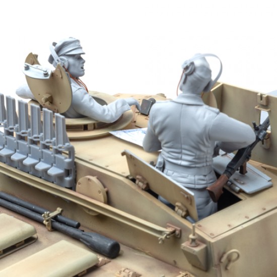 1/16 WWII German Tank Crew of Stug III Ausf G 1/16 WWII German Tank Crew of Stug III Ausf G