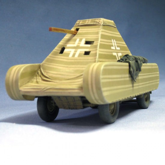 1/35 WWII German Camouflaged Kubelwagen in North Africa 1/35 WWII German Camouflaged Kubelwagen in North Africa