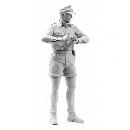 1/16 WWII German DAK Tank Commander of Panzer III Ausf.J (for DAS WERK) 1/16 WWII German DAK Tank Commander of Panzer III Ausf.J (for DAS WERK)