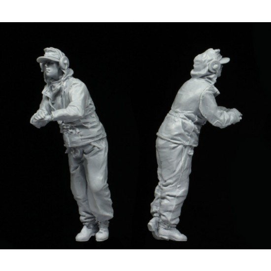1/35 Panzer Crewman 1943-45 1/35 Panzer Crewman 1943-45