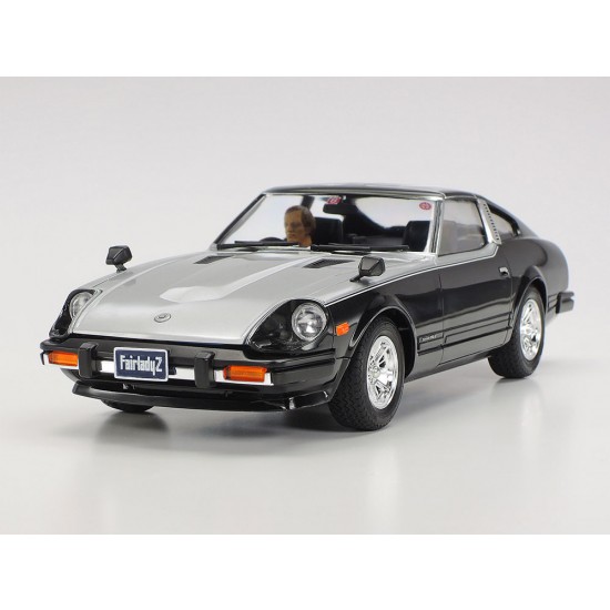 1/24 Nissan Fairlady 280Z with T-Bar Roof 1/24 Nissan Fairlady 280Z with T-Bar Roof