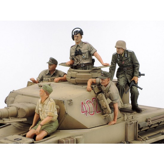 1/35 German Panzer IV Ausf.F Tank & Motorcycle Set North Africa 1/35 German Panzer IV Ausf.F Tank & Motorcycle Set North Africa