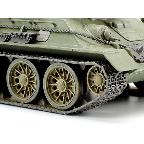 1/48 Russian Medium Tank T-34-85 1/48 Russian Medium Tank T-34-85
