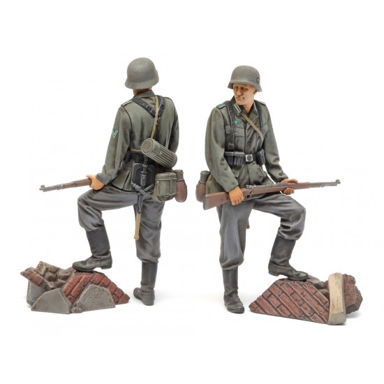 1/35 Mid - WWII German Infantry Set (5 figures) 1/35 Mid - WWII German Infantry Set (5 figures)