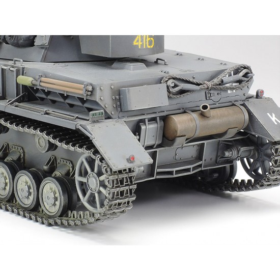 1/35 German Tank Panzerkampfwagen IV 1/35 German Tank Panzerkampfwagen IV
