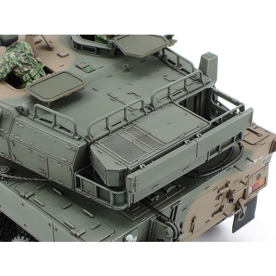 1/35 JGSDF Type 16 MCV C5 w/Winch 1/35 JGSDF Type 16 MCV C5 w/Winch