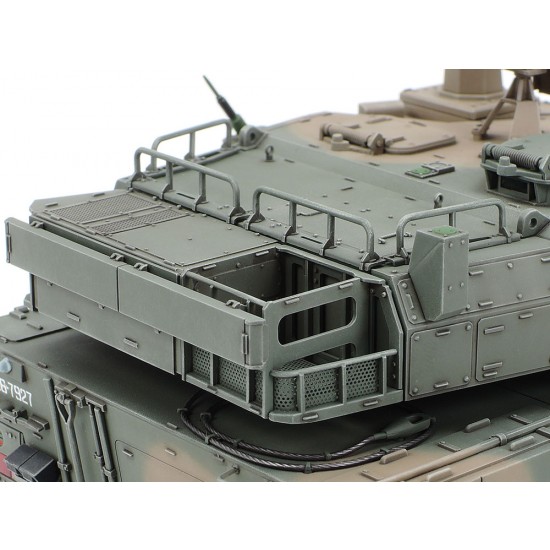 1/35 JGSDF Type 16 MCV C5 w/Winch 1/35 JGSDF Type 16 MCV C5 w/Winch