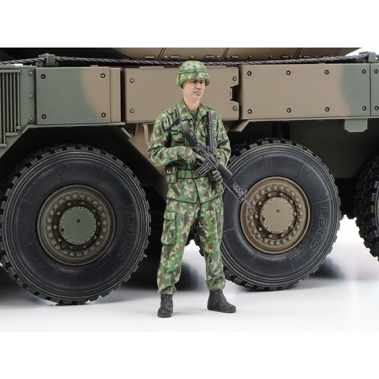 1/35 JGSDF Type 16 MCV C5 w/Winch 1/35 JGSDF Type 16 MCV C5 w/Winch