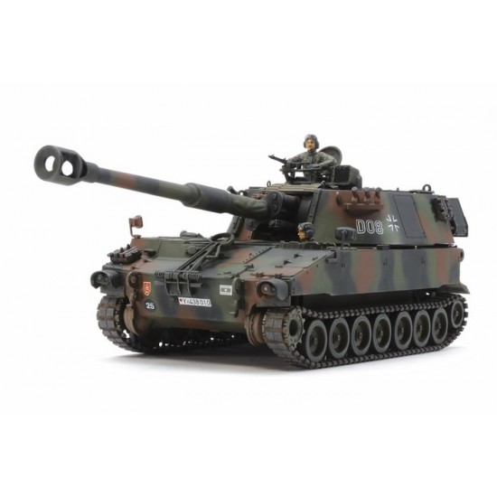 1/35 German Bundeswehr Self-Propelled Howitzer M109A3G with Torso Figures 1/35 German Bundeswehr Self-Propelled Howitzer M109A3G with Torso Figures