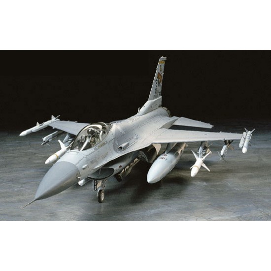 1/32 Lockheed Martin F-16CJ Block 50 - Fighting Falcon 1/32 Lockheed Martin F-16CJ Block 50 - Fighting Falcon