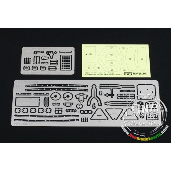 1/32 Supermarine Spitfire Mk.VIII 1/32 Supermarine Spitfire Mk.VIII