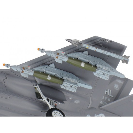 1/72 Lockheed Martin F-35A Lightning II Multirole Fighter 1/72 Lockheed Martin F-35A Lightning II Multirole Fighter