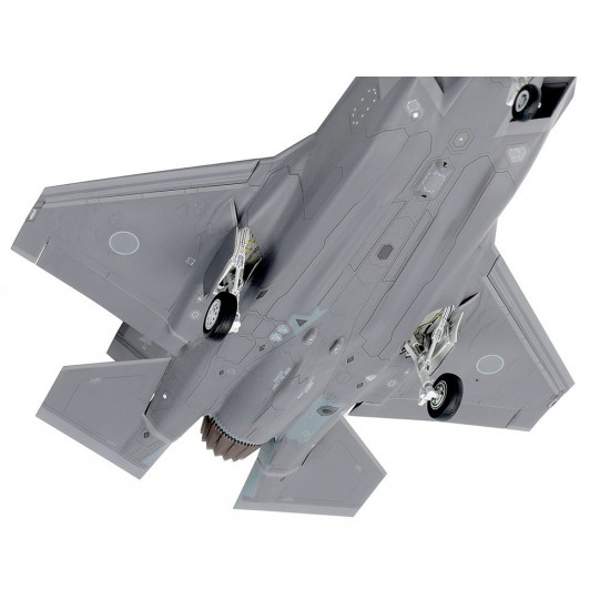 1/72 Lockheed Martin F-35A Lightning II Multirole Fighter 1/72 Lockheed Martin F-35A Lightning II Multirole Fighter