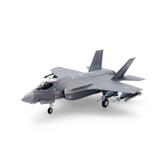 1/72 Lockheed Martin F-35A Lightning II Multirole Fighter 1/72 Lockheed Martin F-35A Lightning II Multirole Fighter