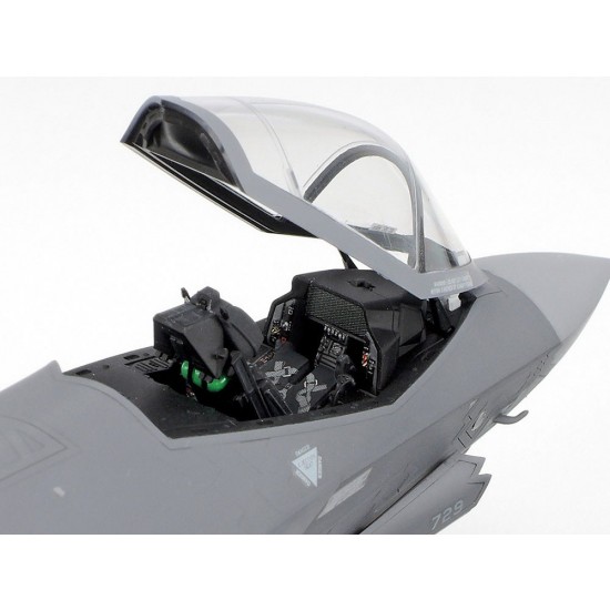 1/72 Lockheed Martin F-35A Lightning II Multirole Fighter 1/72 Lockheed Martin F-35A Lightning II Multirole Fighter