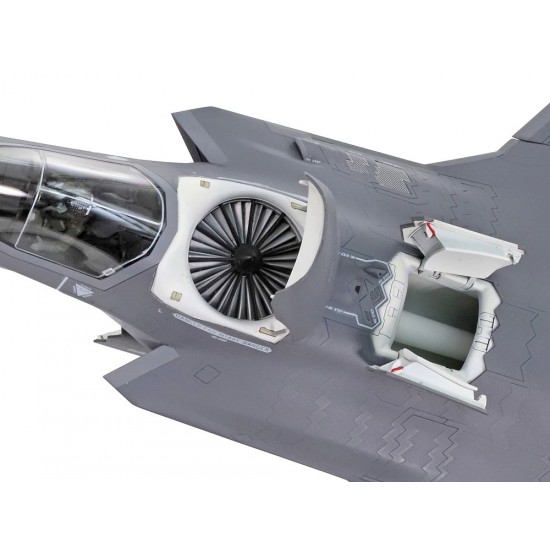 1/72 Lockheed Martin F-35 B Lightning II 1/72 Lockheed Martin F-35 B Lightning II
