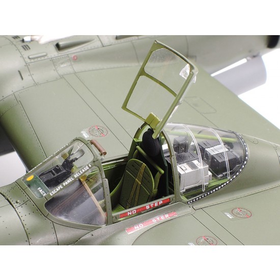 1/48 Lockheed P-38 F/G Lightning 1/48 Lockheed P-38 F/G Lightning