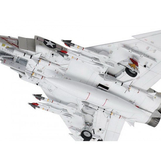 1/48 McDonnell Douglas F-4B Phantom II 1/48 McDonnell Douglas F-4B Phantom II