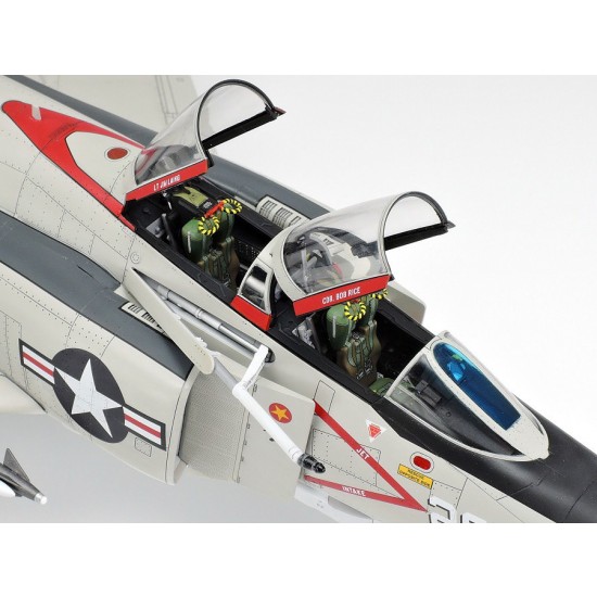 1/48 McDonnell Douglas F-4B Phantom II 1/48 McDonnell Douglas F-4B Phantom II