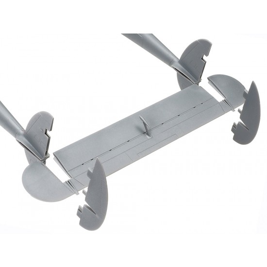 1/48 Lockheed P-38J Lightning 1/48 Lockheed P-38J Lightning
