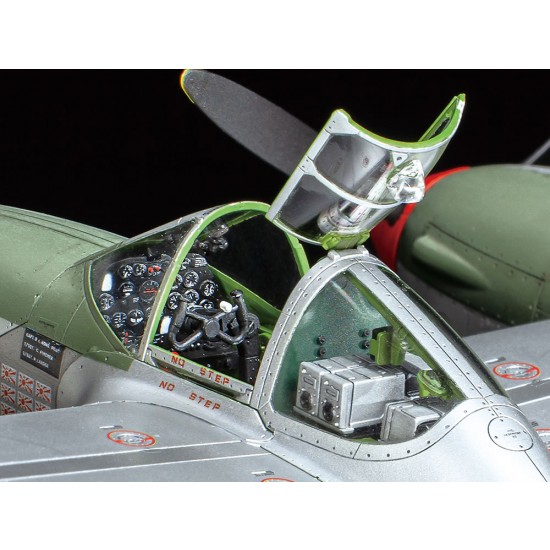 1/48 Lockheed P-38J Lightning 1/48 Lockheed P-38J Lightning