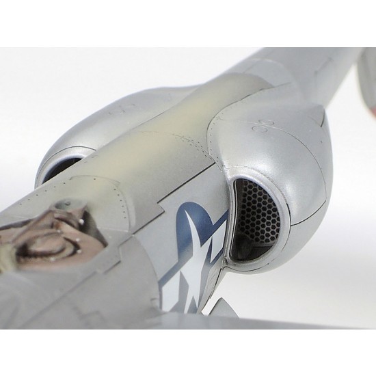 1/48 Lockheed P-38J Lightning 1/48 Lockheed P-38J Lightning