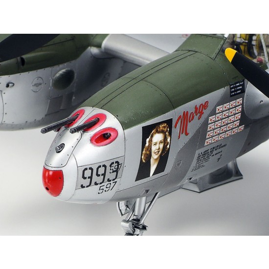 1/48 Lockheed P-38J Lightning 1/48 Lockheed P-38J Lightning