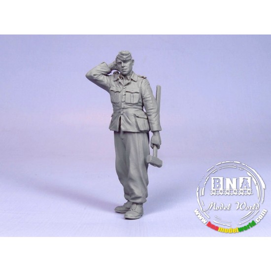 1/35 German Tank Crewman 1942-1945 (1 Resin Figure) 1/35 German Tank Crewman 1942-1945 (1 Resin Figure)