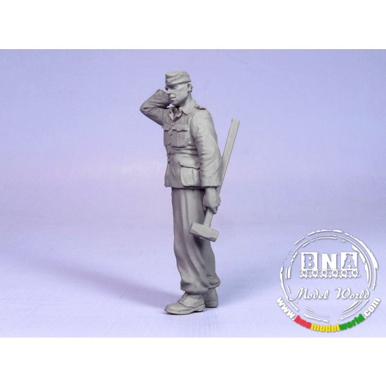1/35 German Tank Crewman 1942-1945 (1 Resin Figure) 1/35 German Tank Crewman 1942-1945 (1 Resin Figure)