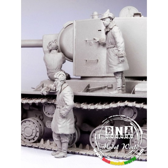 1/35 Soviet Tank Crew for KV-2, Winter 1939-1944 (3 Resin Figures) 1/35 Soviet Tank Crew for KV-2, Winter 1939-1944 (3 Resin Figures)