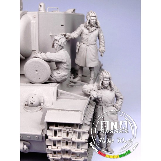 1/35 Soviet Tank Crew for KV-2, Winter 1939-1944 (3 Resin Figures) 1/35 Soviet Tank Crew for KV-2, Winter 1939-1944 (3 Resin Figures)