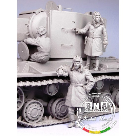 1/35 Soviet Tank Crew for KV-2, Winter 1939-1944 (3 Resin Figures) 1/35 Soviet Tank Crew for KV-2, Winter 1939-1944 (3 Resin Figures)