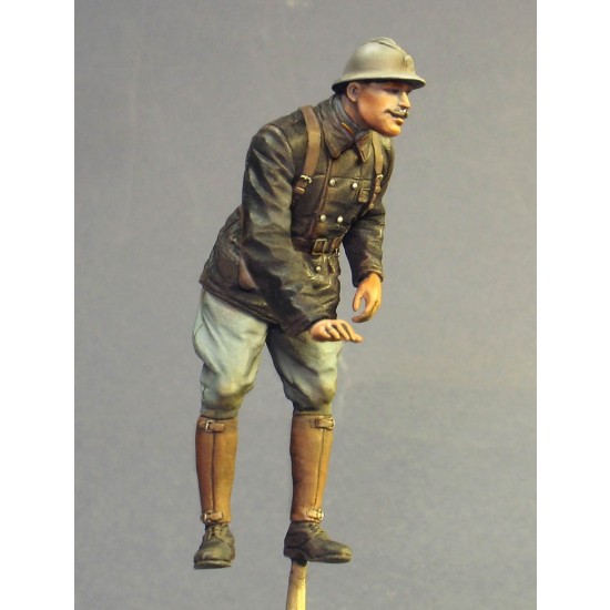 1/35 WWI French Tankers: FT-17 Light Tank Driver and Commander (2 figures) 1/35 WWI French Tankers: FT-17 Light Tank Driver and Commander (2 figures)