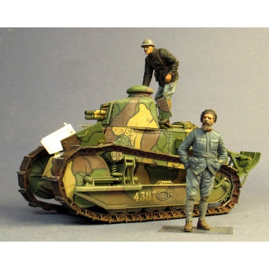 1/35 WWI French Tankers: FT-17 Light Tank Driver and Commander (2 figures) 1/35 WWI French Tankers: FT-17 Light Tank Driver and Commander (2 figures)