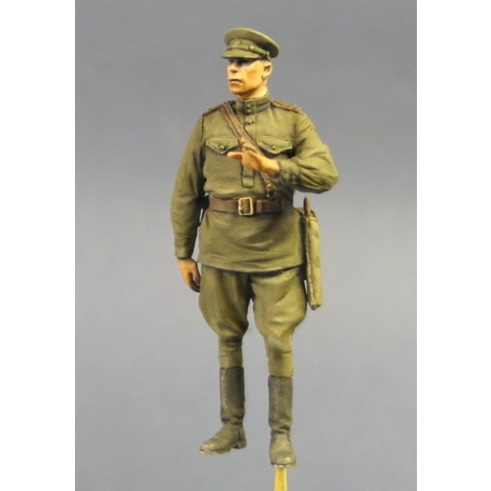 1/35 Cold War Soviet 60s-90s Summer The Iron Curtain Officer (1 figure) 1/35 Cold War Soviet 60s-90s Summer The Iron Curtain Officer (1 figure)