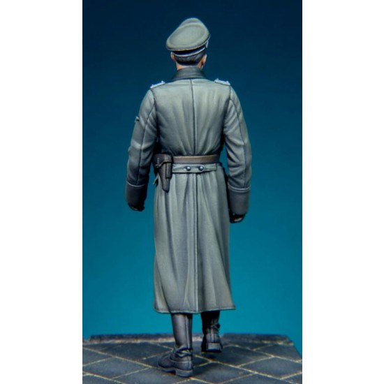 1/35 WWII Waffen SS Officer 1/35 WWII Waffen SS Officer
