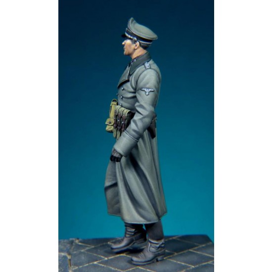 1/35 WWII Waffen SS Officer 1/35 WWII Waffen SS Officer
