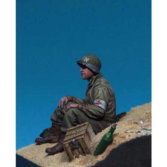 1/35 WWII US Navy Corpsman (medic) #2, Normandy 1944 1/35 WWII US Navy Corpsman (medic) #2, Normandy 1944