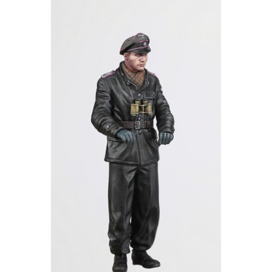 1/35 WWII Waffen SS Panzer Commander (with optional heagear) 1/35 WWII Waffen SS Panzer Commander (with optional heagear)