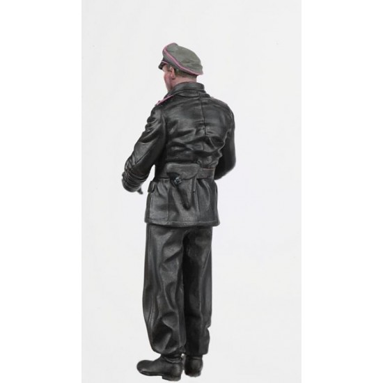 1/35 WWII Waffen SS Panzer Commander (with optional heagear) 1/35 WWII Waffen SS Panzer Commander (with optional heagear)