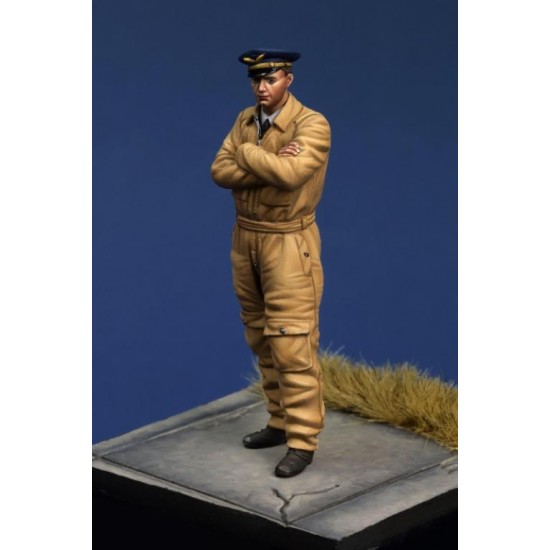 1/35 WWII French Pilot #1 1/35 WWII French Pilot #1