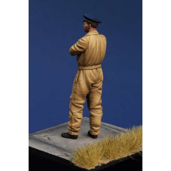 1/35 WWII French Pilot #1 1/35 WWII French Pilot #1