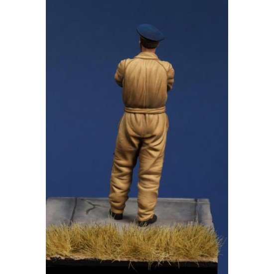 1/35 WWII French Pilot #1 1/35 WWII French Pilot #1